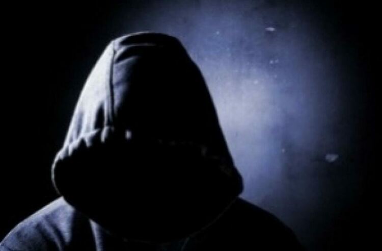 Маскиран обра офис за парични преводи в центъра на Перник