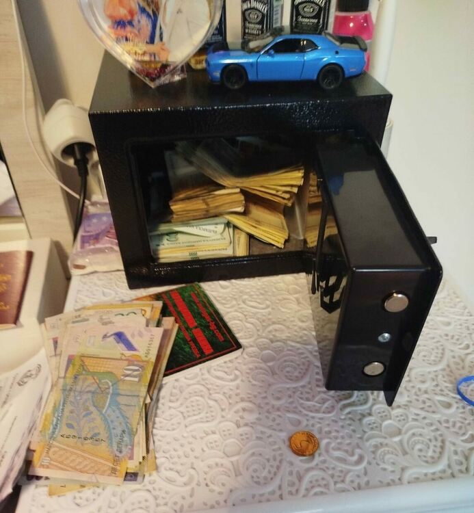 Пари и бижута за половин милион лева са иззети при акция срещу романтични измами