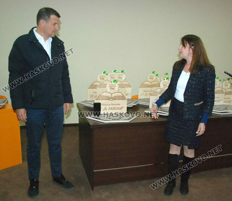 Инициативата „В час без телефон“ стартира от училище „Васил Левски“