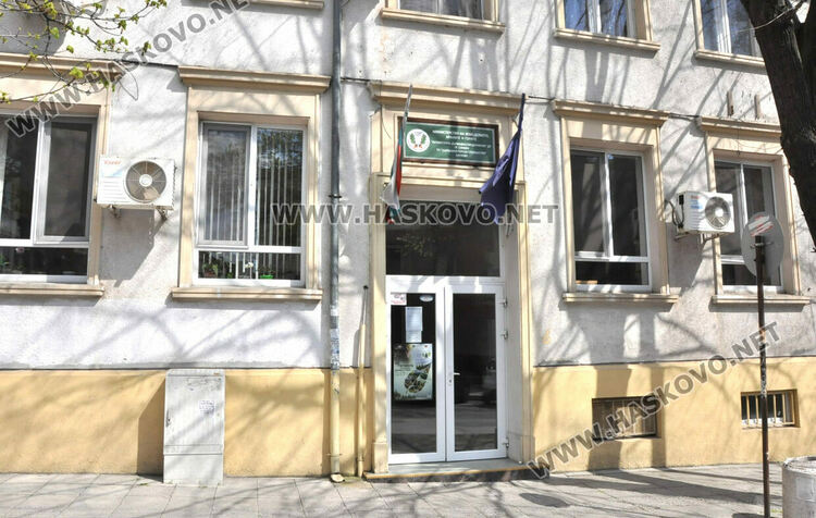 Раздават 370 дръвчета в Хасково, показват фотоизложба на защитени видове животни