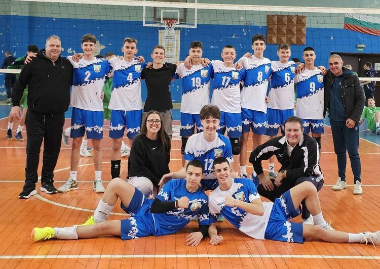 Юношите младша възраст на волейболна АРДА продължават към финалите!