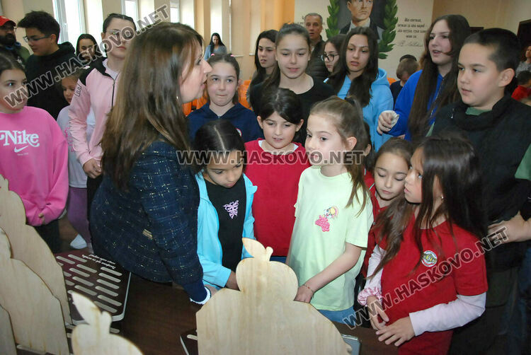 Инициативата „В час без телефон“ стартира от училище „Васил Левски“