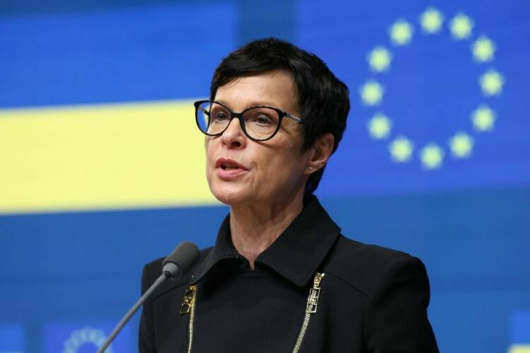 Марта Кос.