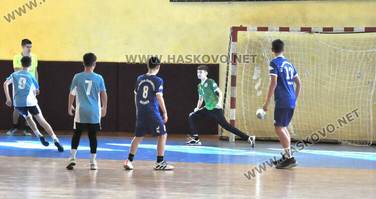 Победи за отборите на Хасково и Свиленград на ученическото първенство по хандбал