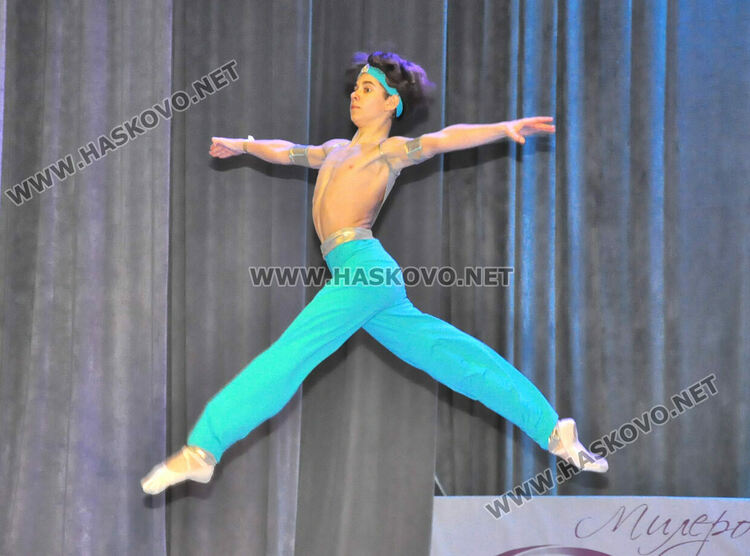 Откриха 20-ото издание на международния фестивал „Вълшебен свят“ в Хасково