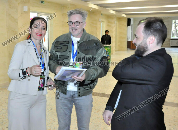 Откриха 20-ото издание на международния фестивал „Вълшебен свят“ в Хасково