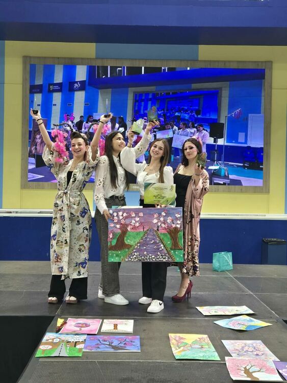 Ученици от ПГЛП Хасково с първи места за арт прическа, грим и картина във фестивала „Сърце в зелено“ 