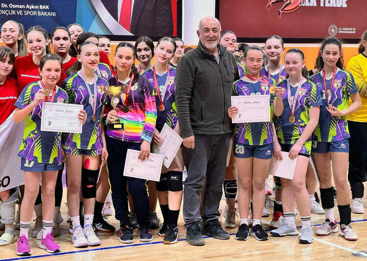 Хасковските хандбалистки с победа и загуба на турнир в Турция