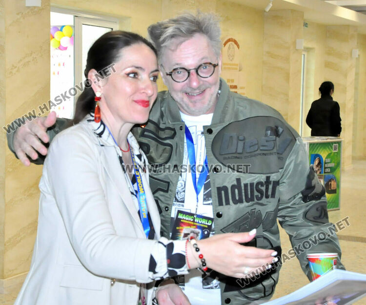 Откриха 20-ото издание на международния фестивал „Вълшебен свят“ в Хасково