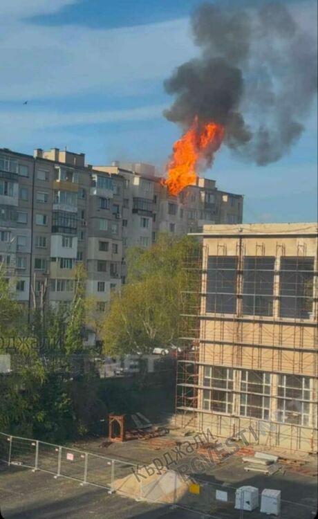 Газова бутилка гръмна тази сутрин в апартамент в кв.”Веселчане” в Кърджали,  възрастна жена оцеля/снимки/