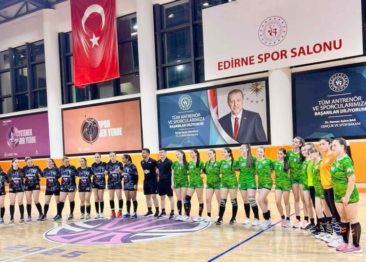 Хасковските хандбалистки с победа и загуба на турнир в Турция