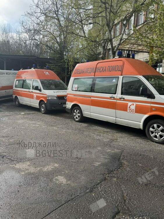 Ученици от Езиковата гимназия с час в Центъра за спешна медицинска помощ