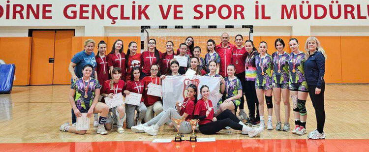 Хасковските хандбалистки с победа и загуба на турнир в Турция