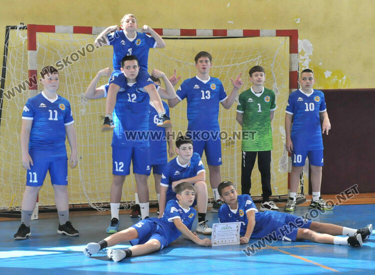 Победи за отборите на Хасково и Свиленград на ученическото първенство по хандбал