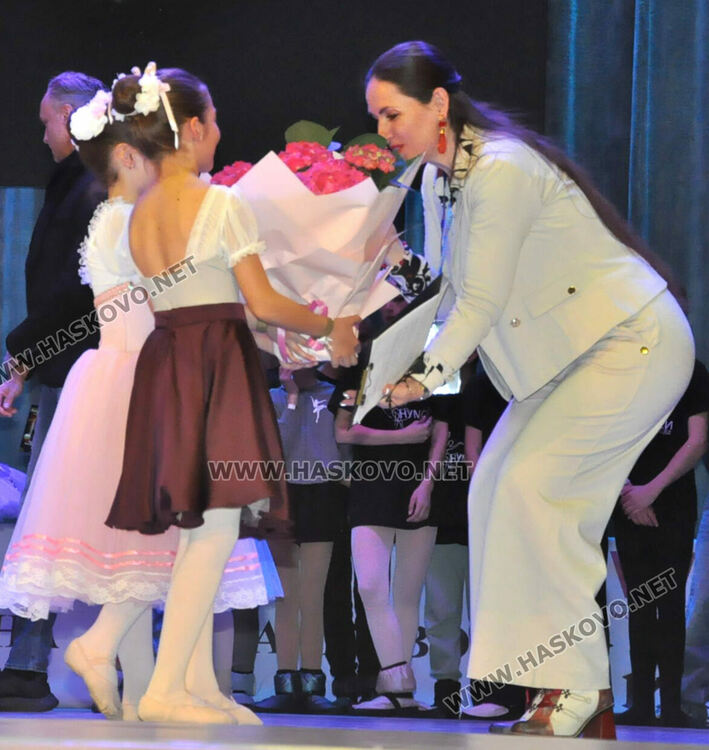 Откриха 20-ото издание на международния фестивал „Вълшебен свят“ в Хасково