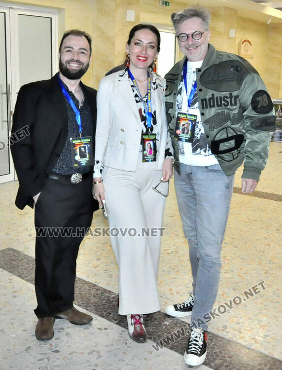 Откриха 20-ото издание на международния фестивал „Вълшебен свят“ в Хасково