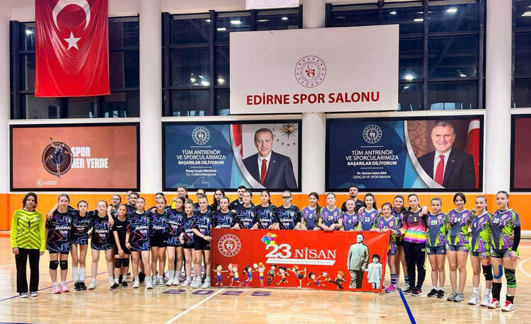 Хасковските хандбалистки с победа и загуба на турнир в Турция