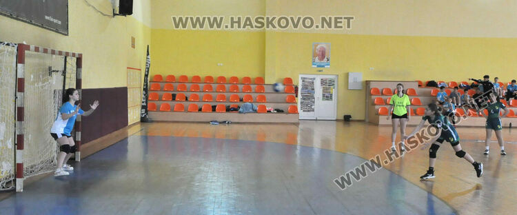 Победи за отборите на Хасково и Свиленград на ученическото първенство по хандбал