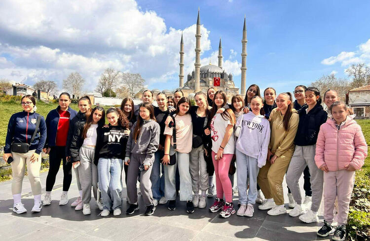 Хасковските хандбалистки с победа и загуба на турнир в Турция