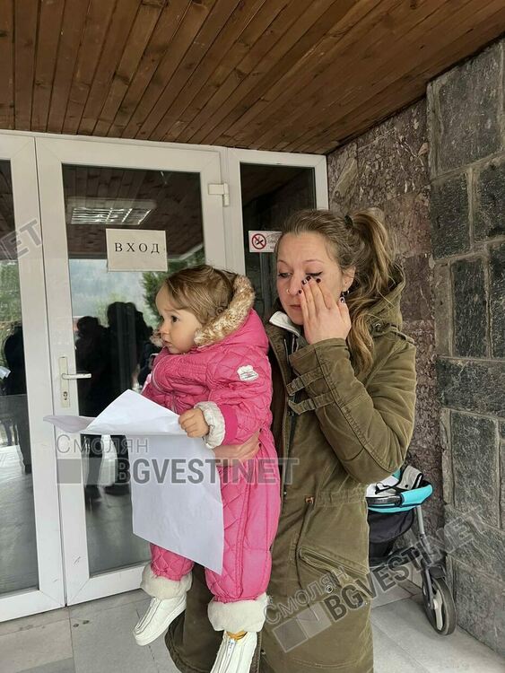 Смолян се обедини в тишината на болката: Протест в памет на 12-годишната Сияна / ГАЛЕРИЯ/
