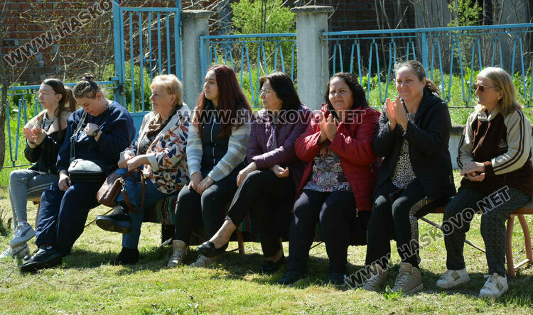 Пъстра и вдъхновяваща Цветница пресъздадоха във Войводово 