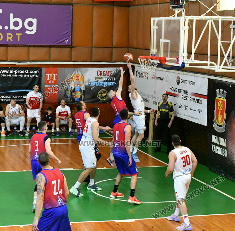 Баскетболният „Хасково“ стартира плейофите с победа