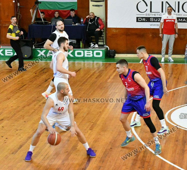 Баскетболният „Хасково“ стартира плейофите с победа