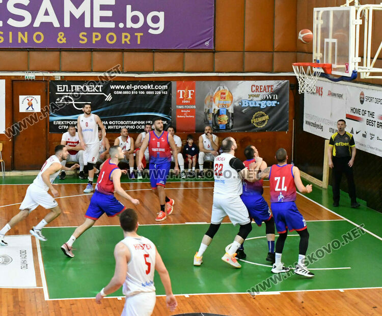 Баскетболният „Хасково“ стартира плейофите с победа