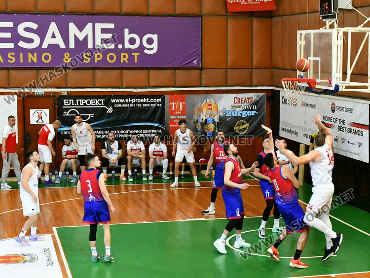 Баскетболният „Хасково“ стартира плейофите с победа