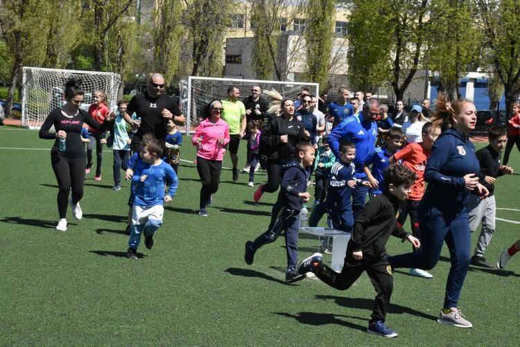 Доброто е заразно! Десетки спортисти от Хасково с благотворителна тренировка 