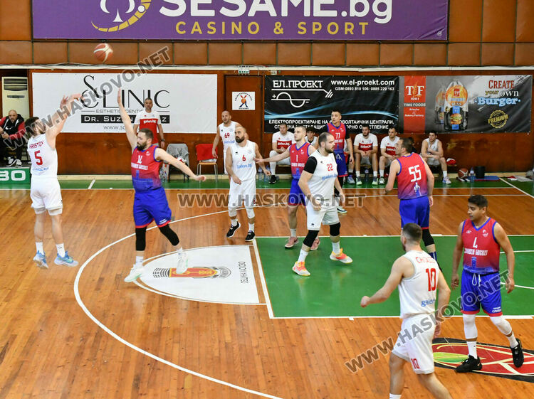 Баскетболният „Хасково“ стартира плейофите с победа