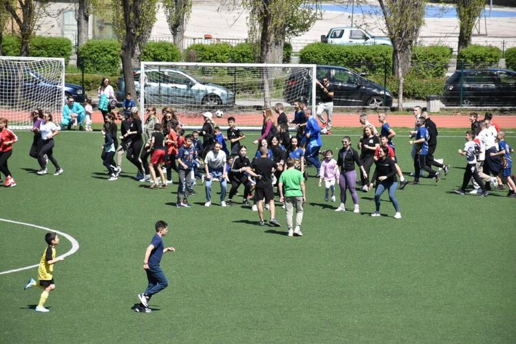 Доброто е заразно! Десетки спортисти от Хасково с благотворителна тренировка 