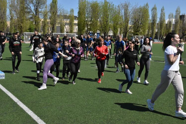 Доброто е заразно! Десетки спортисти от Хасково с благотворителна тренировка 