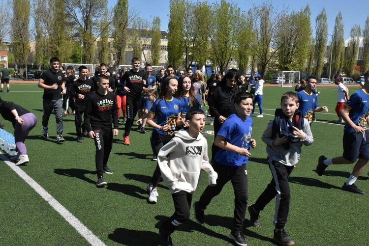 Доброто е заразно! Десетки спортисти от Хасково с благотворителна тренировка 