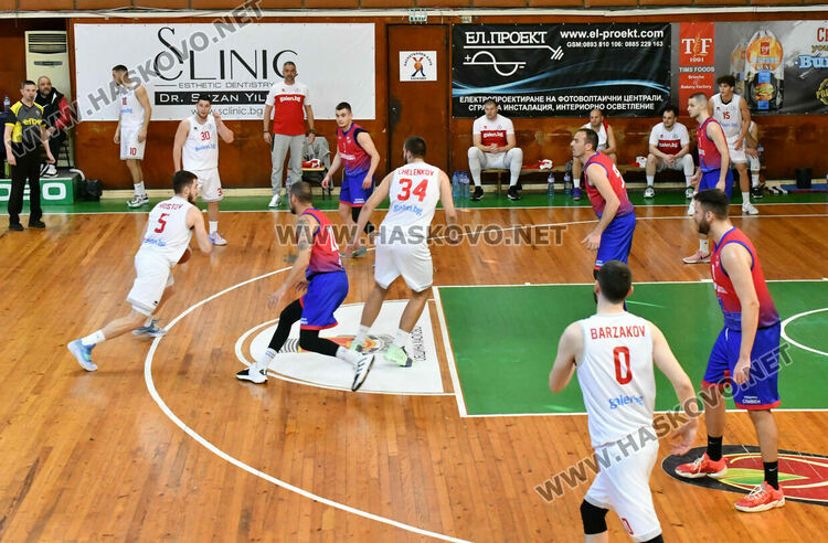 Баскетболният „Хасково“ стартира плейофите с победа