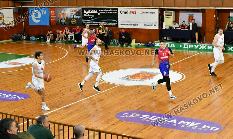 Баскетболният „Хасково“ стартира плейофите с победа