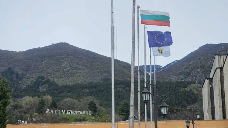 ОУ „Иван Вазов“ с незабравима екскурзия с влак от Харманли до Сопот за патронния празник