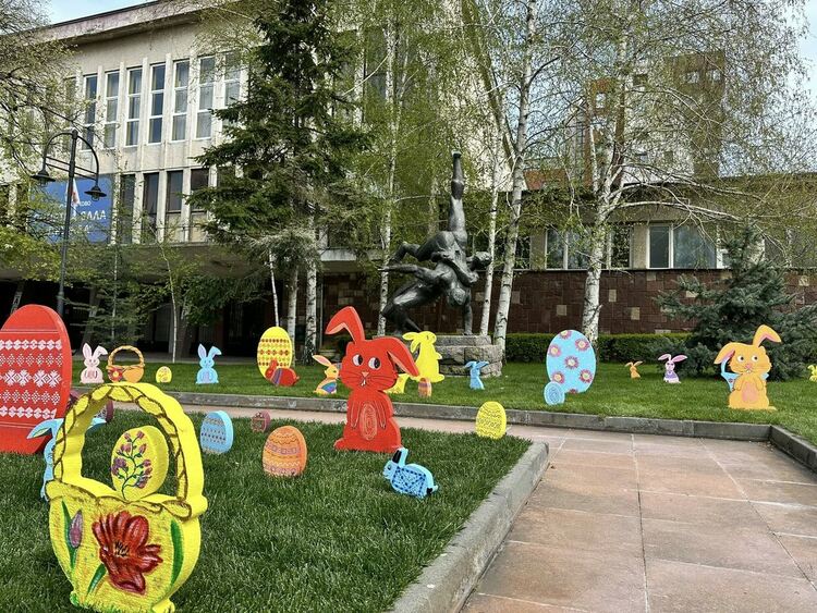 Хасково в празнична украса преди Великден