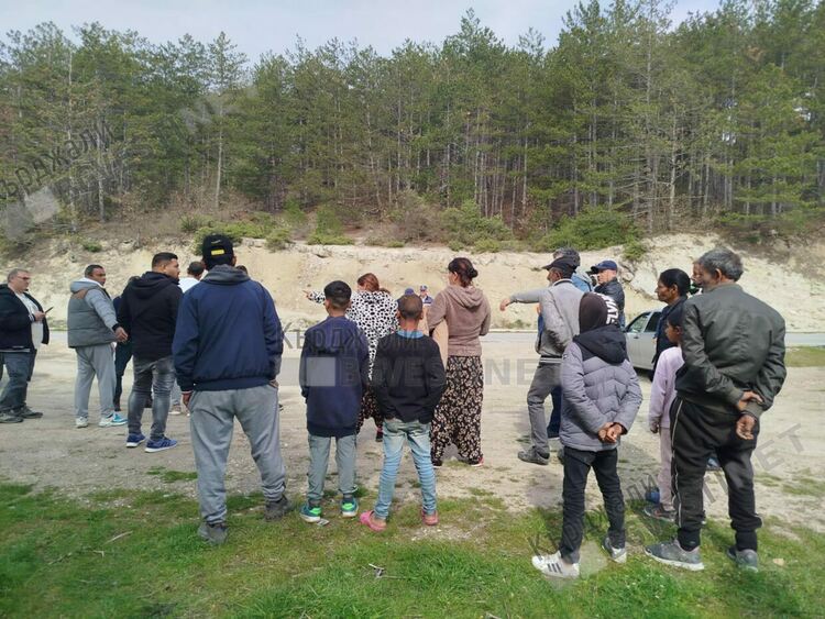 Ромите от перперешката махала Дар дере отново излязоха на протест, настояват за елементарни битови условия