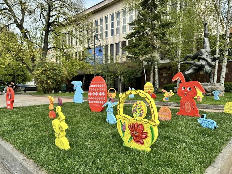 Хасково в празнична украса преди Великден