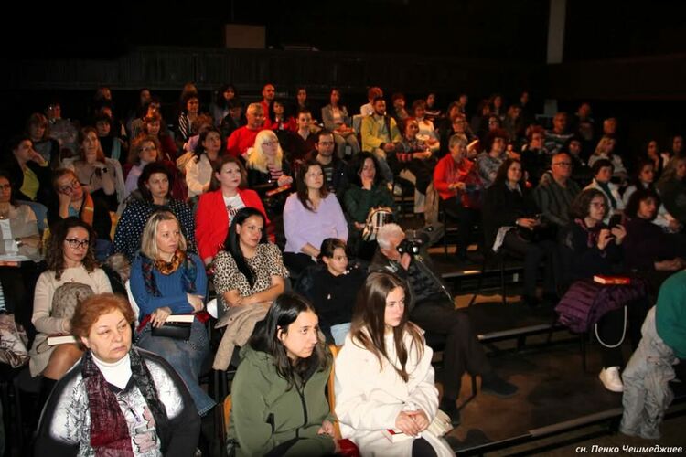 Мария Лалева подари на смолянската публика незабравима среща, изпълнена с емоции и вяра в живота и любовта