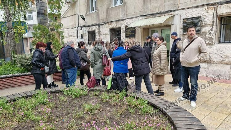 Читалищни дейци протестираха пред „Заря“, оспорват в съда назначение на секретар