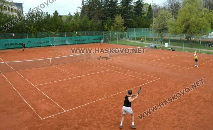 Започнаха мачовете от основната схема на международния тенис турнир в Хасково