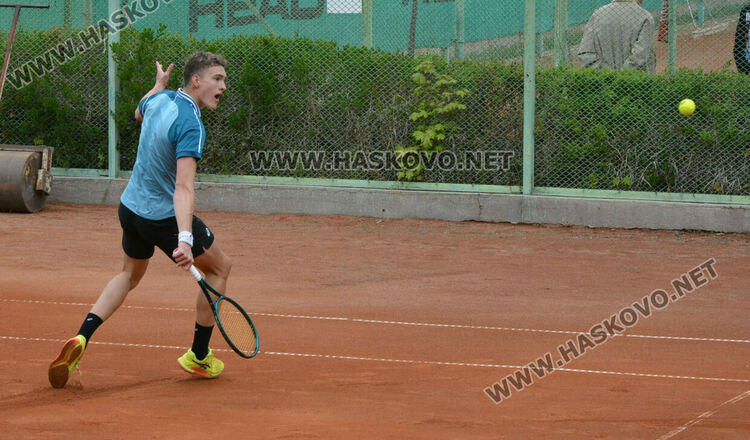 Започнаха мачовете от основната схема на международния тенис турнир в Хасково