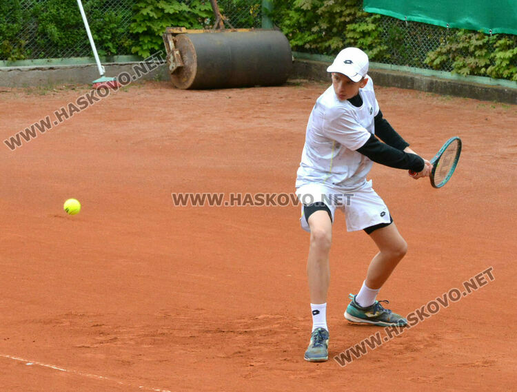 Започнаха мачовете от основната схема на международния тенис турнир в Хасково