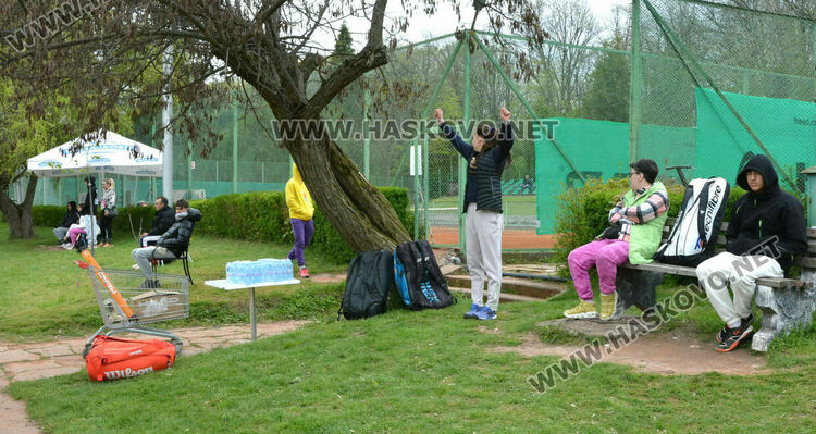 Започнаха мачовете от основната схема на международния тенис турнир в Хасково