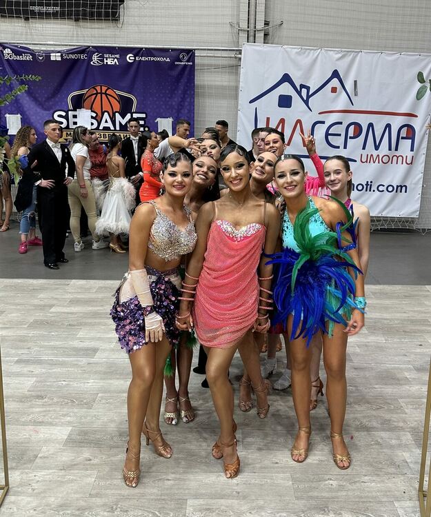 Повече от 1200 танцьори от България и Германия взеха участие в третото издание на Международния танцов фестивал „Кракра къп“