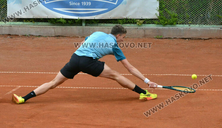 Започнаха мачовете от основната схема на международния тенис турнир в Хасково