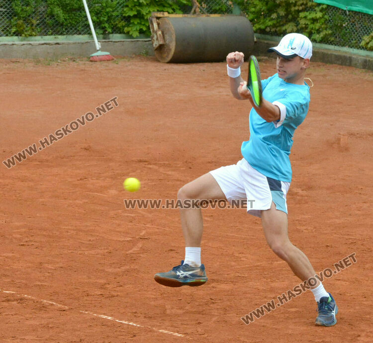 Започнаха мачовете от основната схема на международния тенис турнир в Хасково