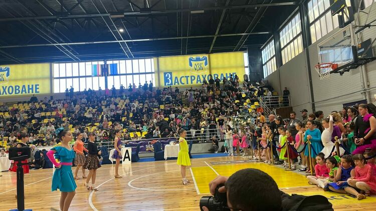 Повече от 1200 танцьори от България и Германия взеха участие в третото издание на Международния танцов фестивал „Кракра къп“